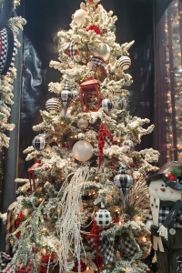 Gorgeous Christmas Tree Ideas - Nestorations | San Diego Interior Design