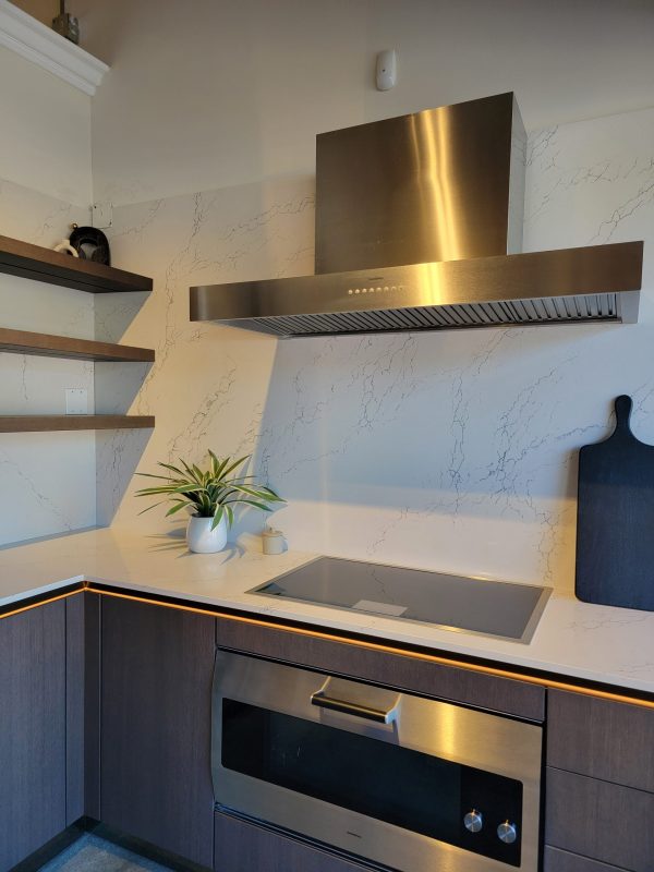 Kitchen_Trends_Slab_backsplashes