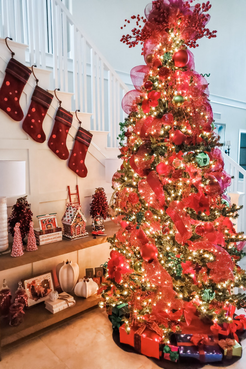 Deco mesh Christmas tree decor in red and gold. Simple and elegant